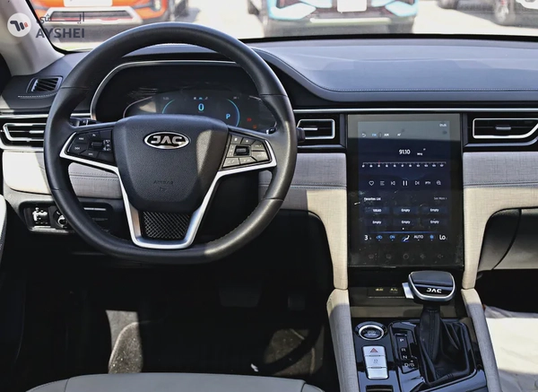 JAC J7 2022 GCC SPECS AVAILABLE ON 0% DOWN-PAYMENT OR CASH.