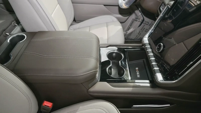 GMC YUKON Elevation RWD 5.3L V8 - 2025 - Brand New (Export)-15