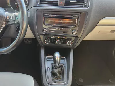 Volkswagen Jetta S V4 2.0L 2015 Model GCC Specs With Partial Service History In Perfect Condition-15