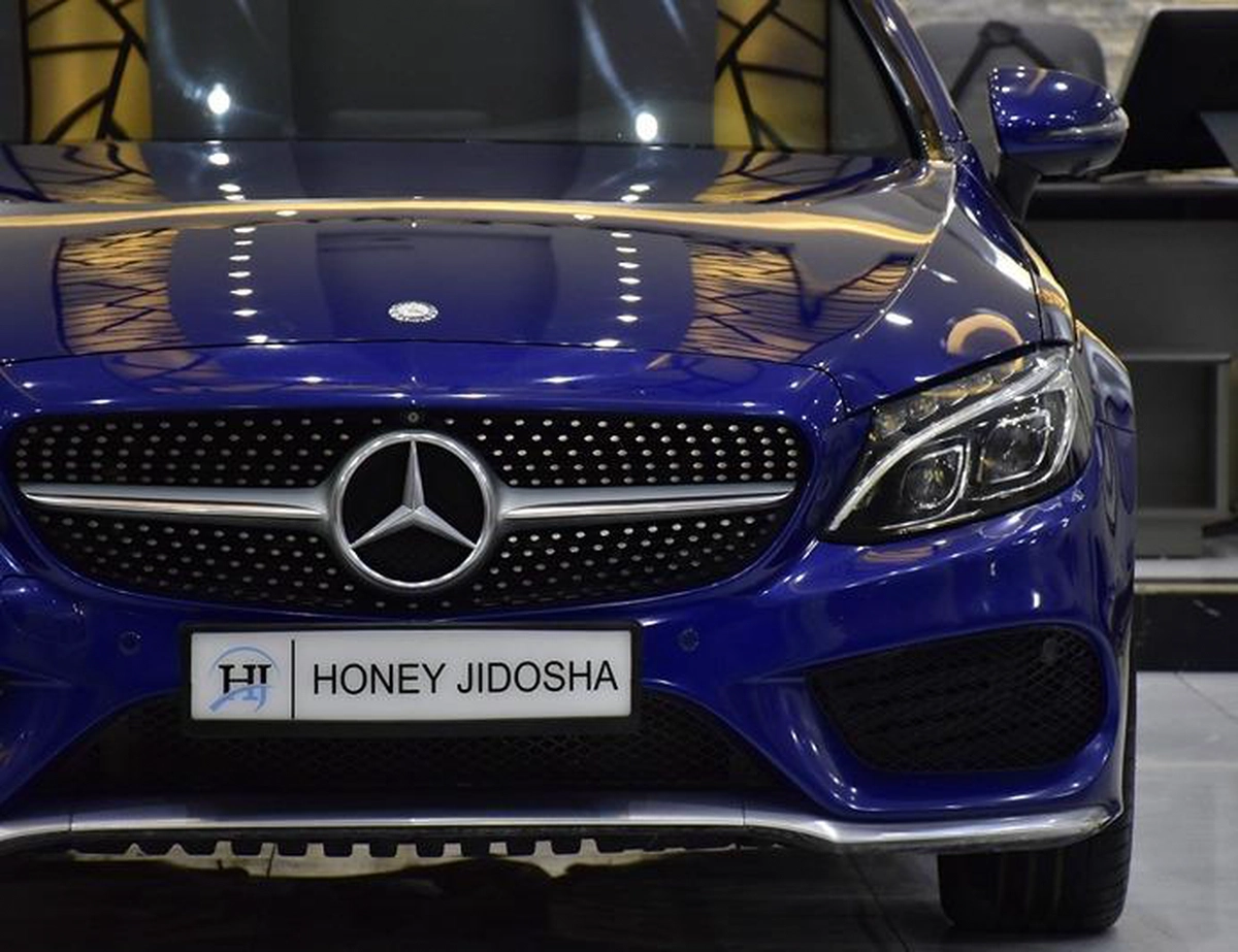 Mercedes Benz C300 Coupe ( 2016 Model ) in Blue Color GCC Specs-1-1