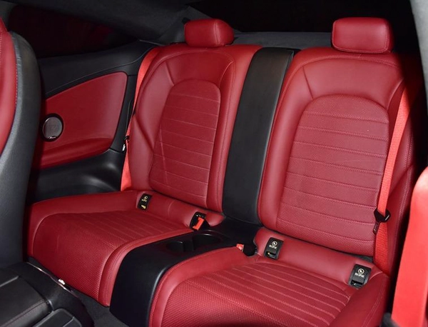Mercedes Benz C300 Coupe ( 2016 Model ) in Blue Color GCC Specs