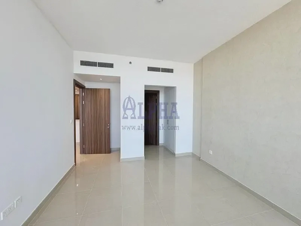 Brand New | Spacious | Beachfront-4-4