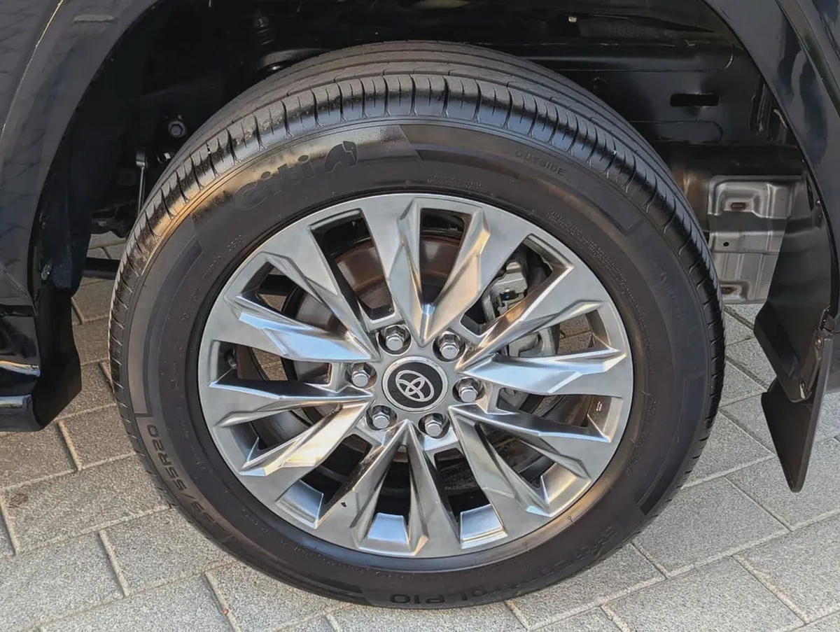 Toyota Land Cruiser GXR 2024 GCC Specs - V6 4.0L