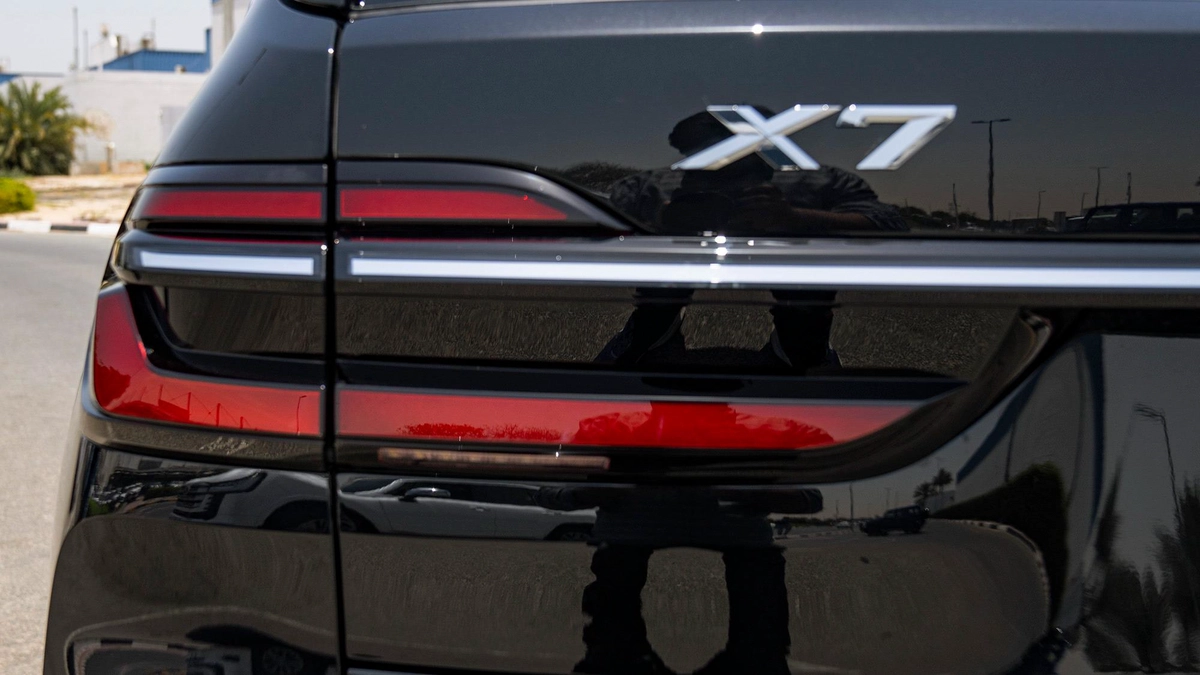 New 2023 BMW X7-18-18