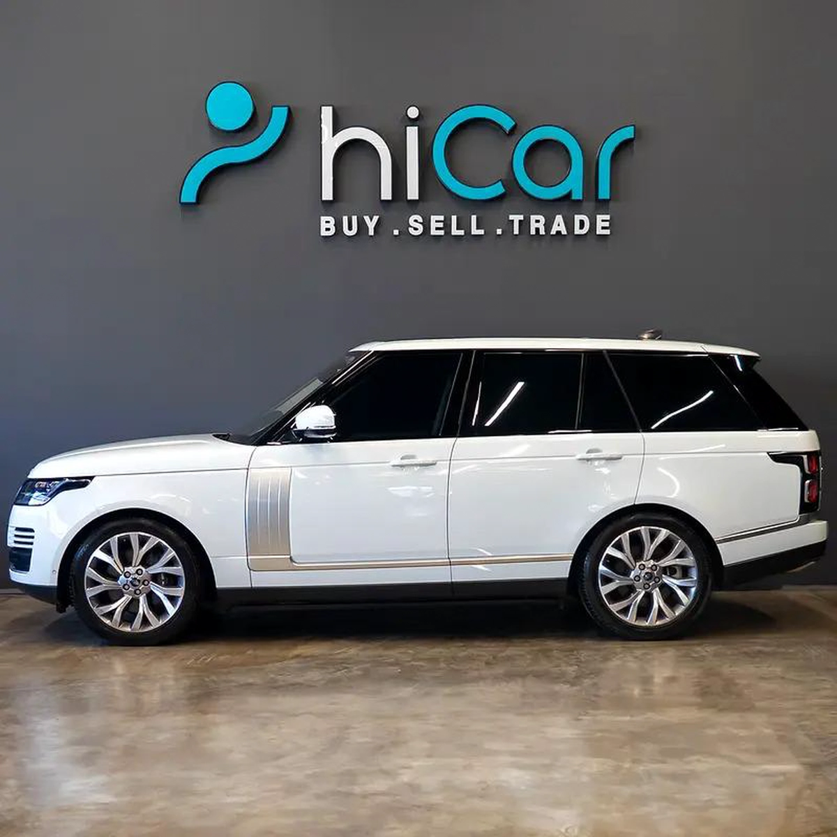AED 2,682 pm • 0% Downpayment • Range Rover Vogue • 1 Year Warranty-14-14