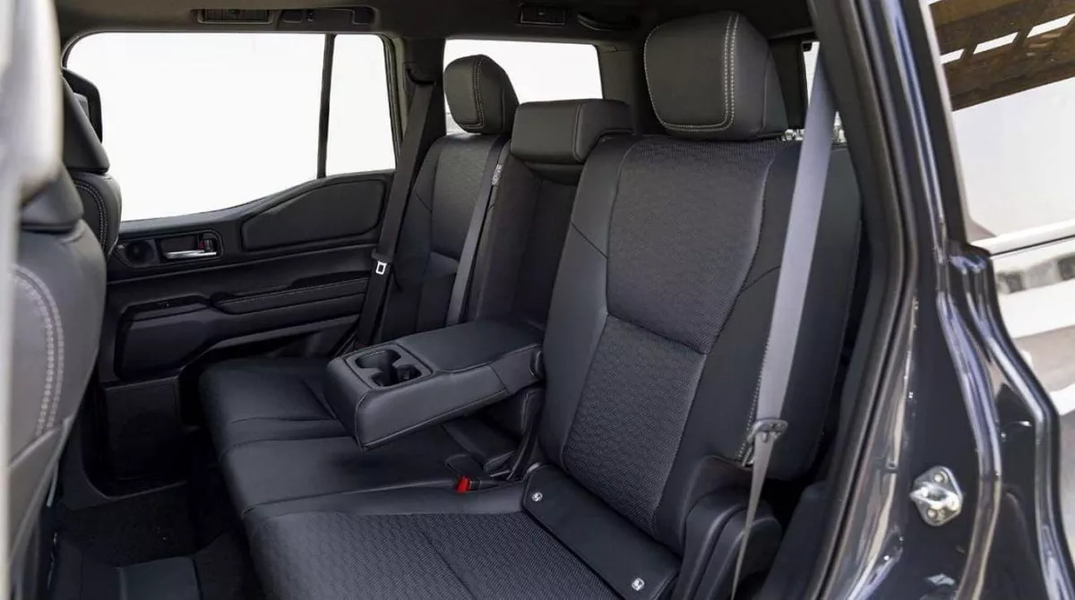 Toyota Prado GXR (LHD) TOYOTA PRADO 250 WX+ LUXURY 2.8D AT MY2025 - black-10-0