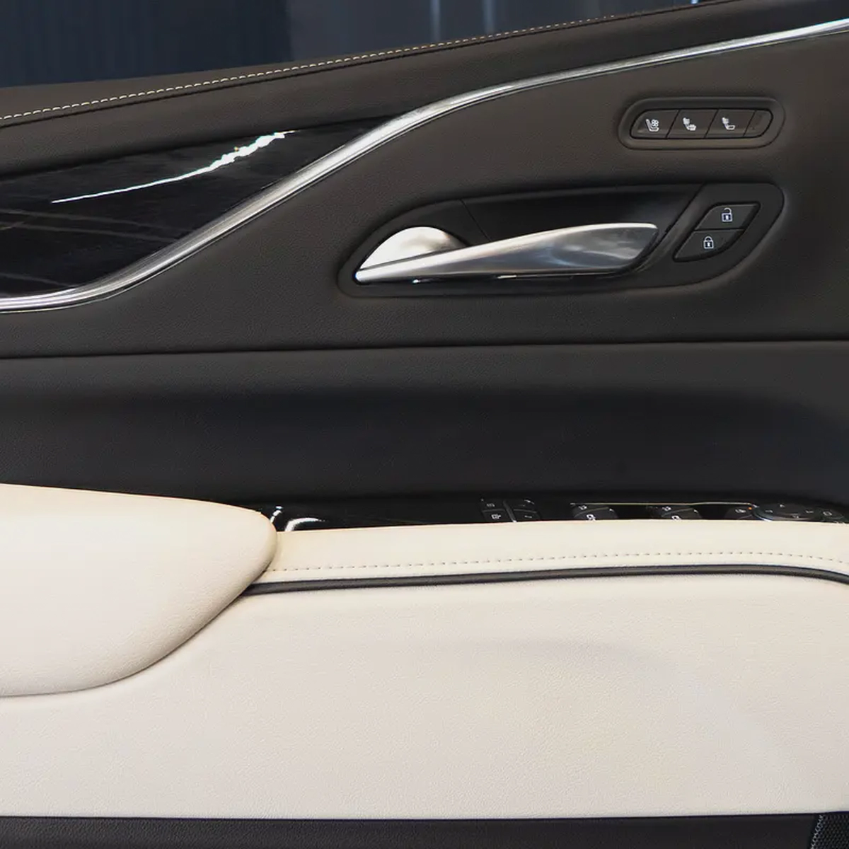 AED  7,090 P.M • 0% Downpayment • Cadillac Escalade • Agency Warranty-6-6