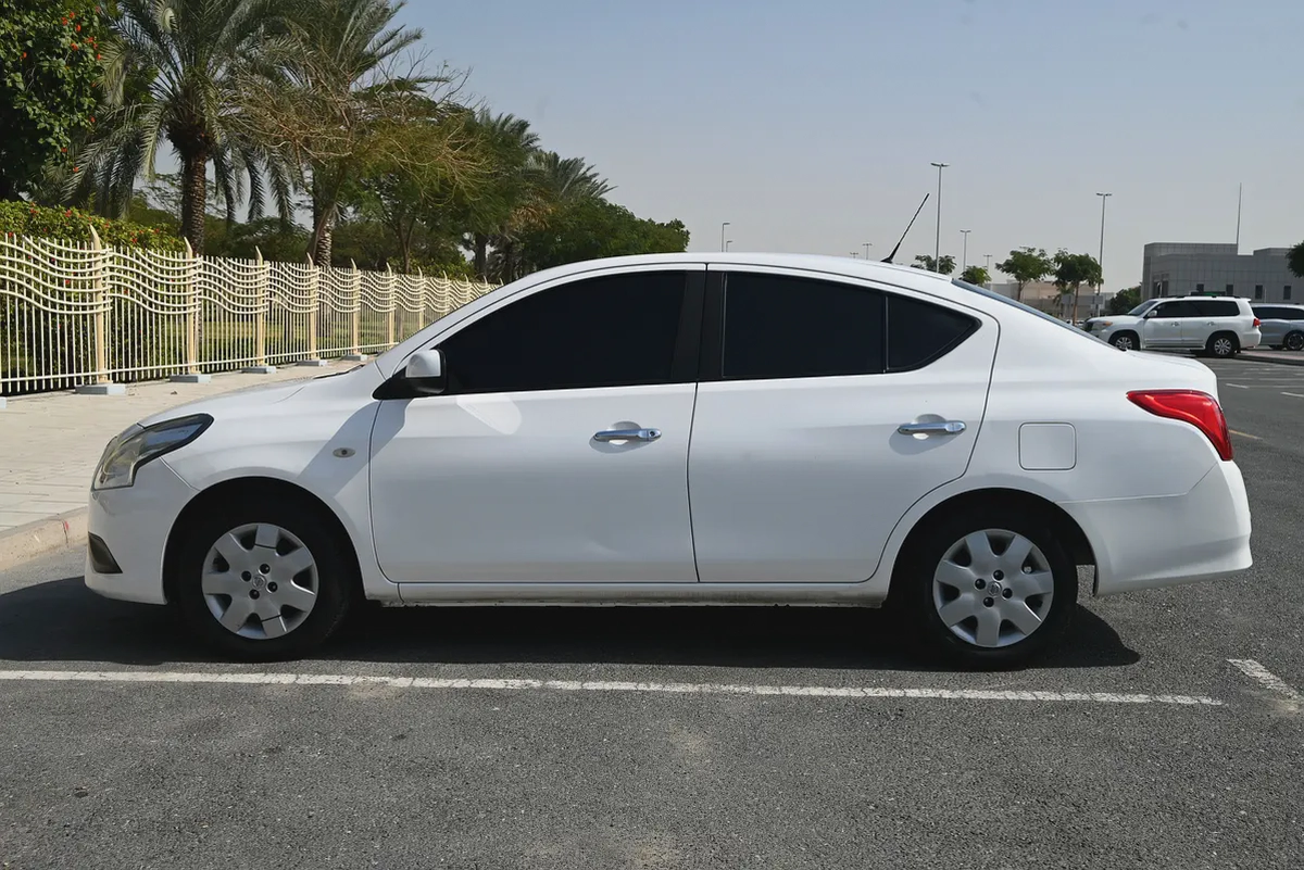 0% DP - APPLE CARPLAY - NISSAN SUNNY SV 1.5L GCC SPECS - WELL MAINTAINED-4-4
