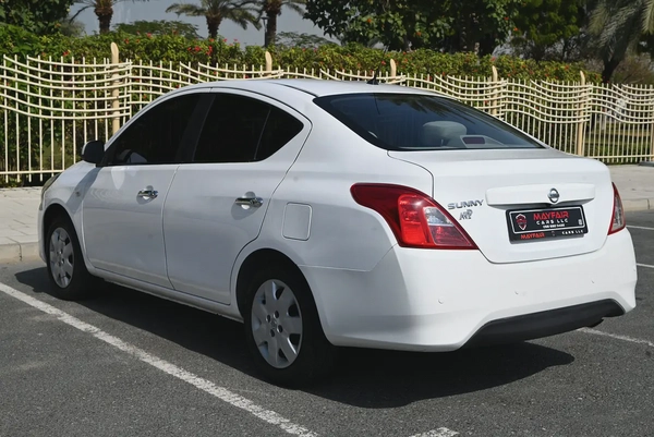 0% DP - APPLE CARPLAY - NISSAN SUNNY SV 1.5L GCC SPECS - WELL MAINTAINED