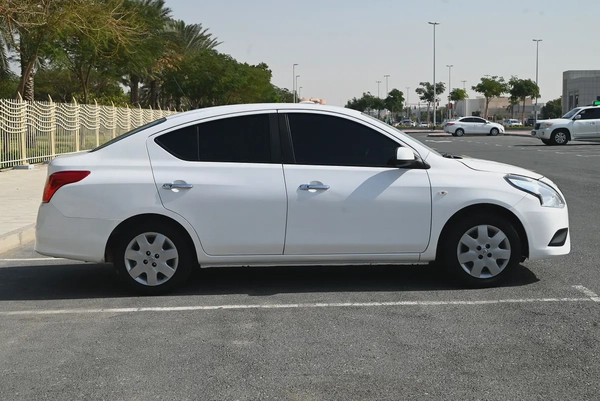 0% DP - APPLE CARPLAY - NISSAN SUNNY SV 1.5L GCC SPECS - WELL MAINTAINED