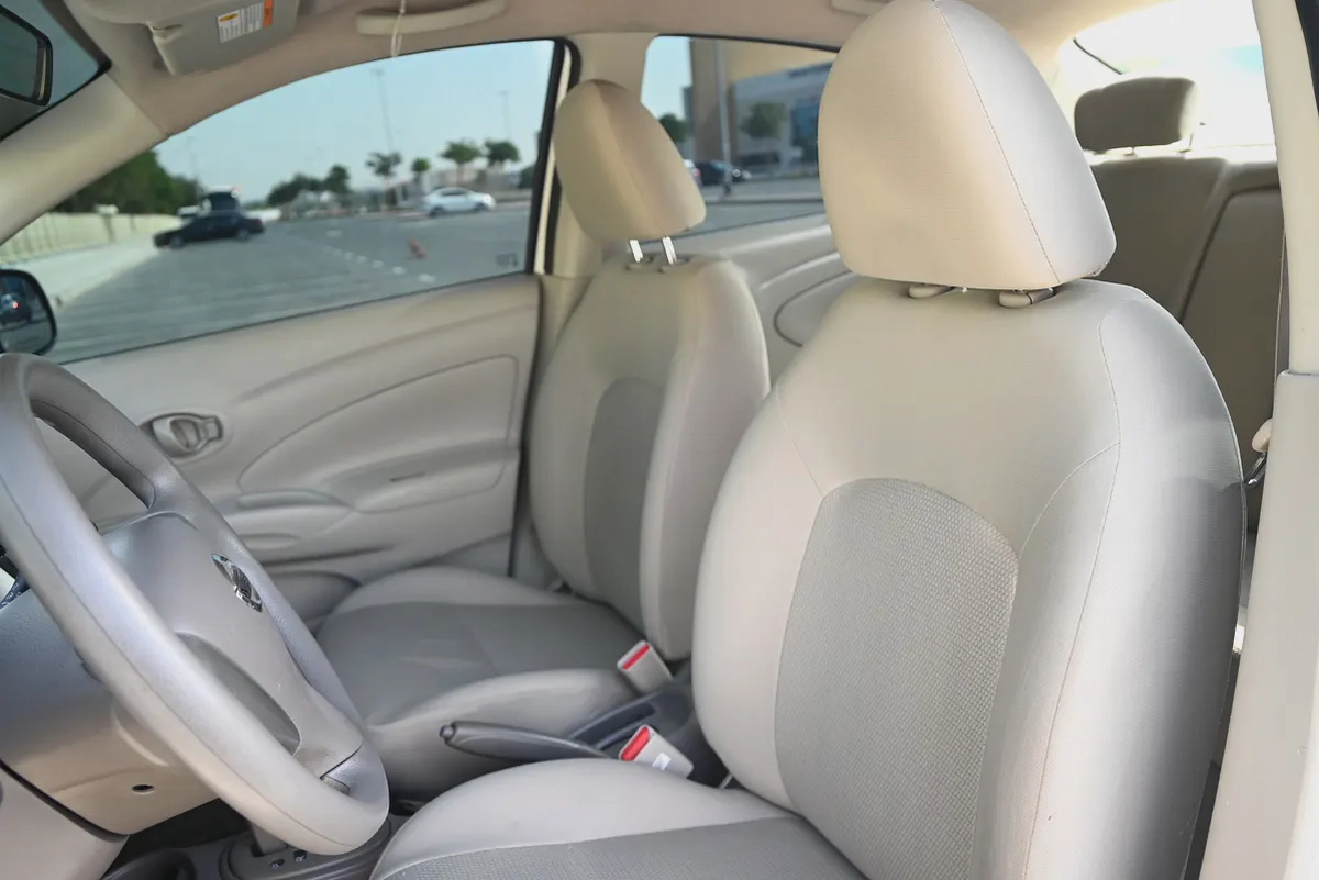 0% DP - APPLE CARPLAY - NISSAN SUNNY SV 1.5L GCC SPECS - WELL MAINTAINED-11-11