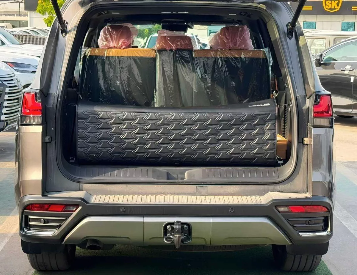 Lexus LX600 SIGNATURE TURBO SPORT || 3.5L PETROL V6 | RADAR | REAR ENTERTAINMENT SCREEN | LETAHER / SUNROOF (CODE # L6TSO)-4-0