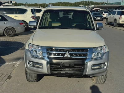 Mitsubshshi pajero 2008 white color upgert 2020GCzc-0