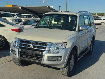 Mitsubshshi pajero 2008 white color upgert 2020GCzc-8