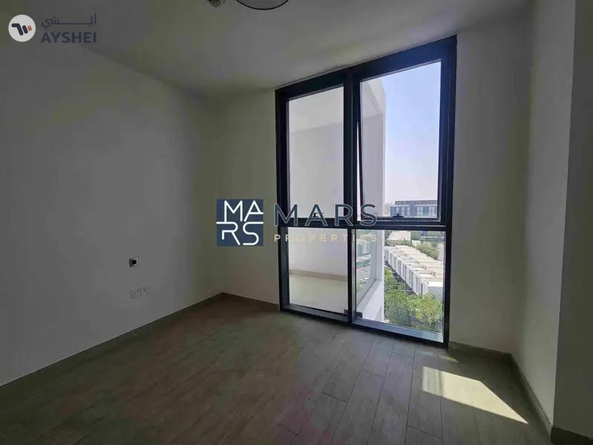 Spacious | Prime Location | Ready To Move in-7-7