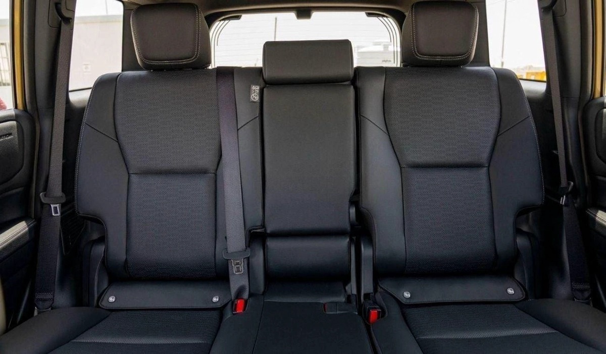 Toyota Prado ADVENTURE PRADO 250 2.4P AT FIRST EDITION MY2025 – SAND & GREY ROOF-18-0