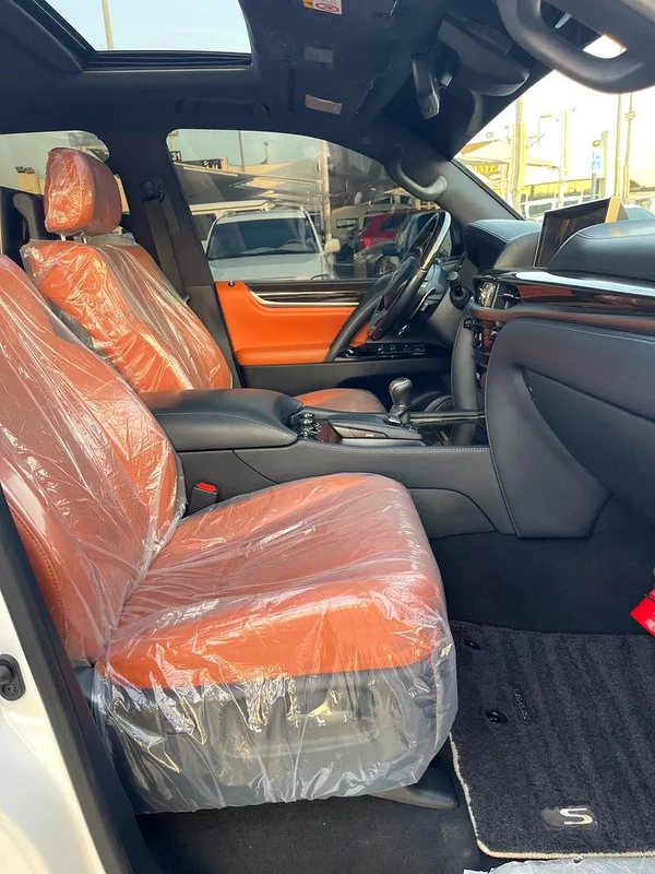 لكزس LX570اسبورت SLexus LX 570 Sport S+ 2020 - GCC Specs - Excellent Condition