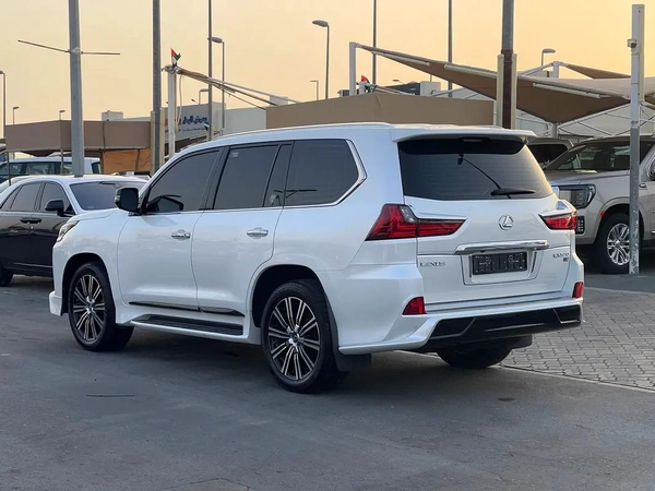 لكزس LX570اسبورت SLexus LX 570 Sport S+ 2020 - GCC Specs - Excellent Condition
