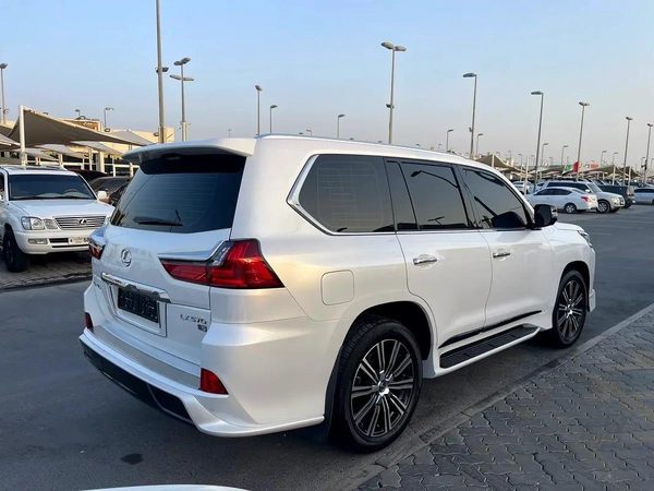 لكزس LX570اسبورت SLexus LX 570 Sport S+ 2020 - GCC Specs - Excellent Condition
