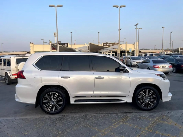 لكزس LX570اسبورت SLexus LX 570 Sport S+ 2020 - GCC Specs - Excellent Condition