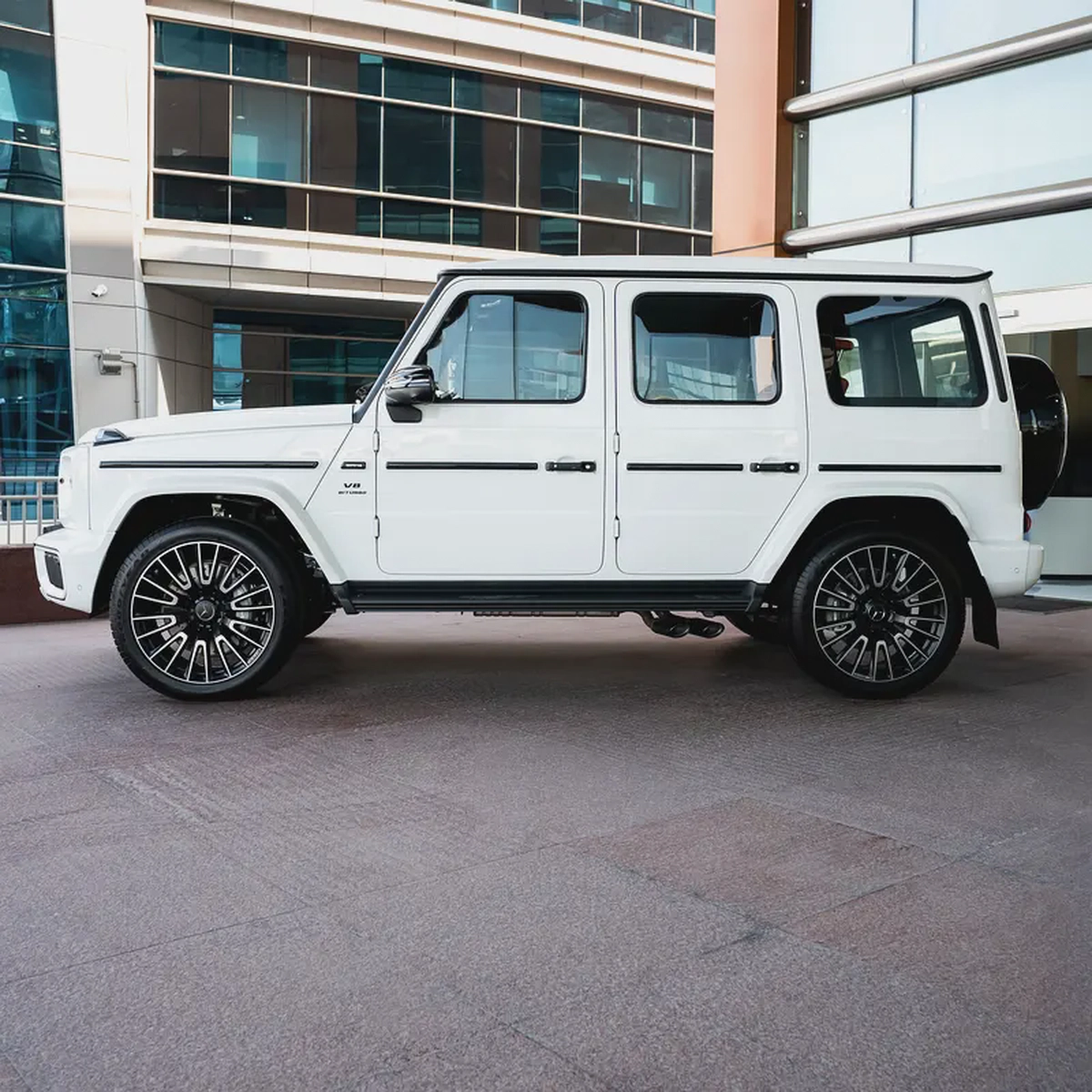 2026  MERCEDES G63  AMG BRAND NEW-4-4