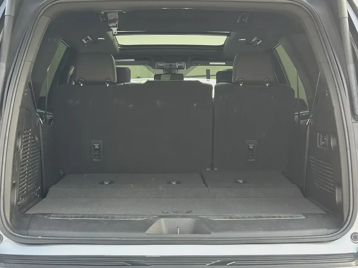 2021 GMC Yukon AT4 | GCC Specs | Original Paint | Excellent Condition-17-17