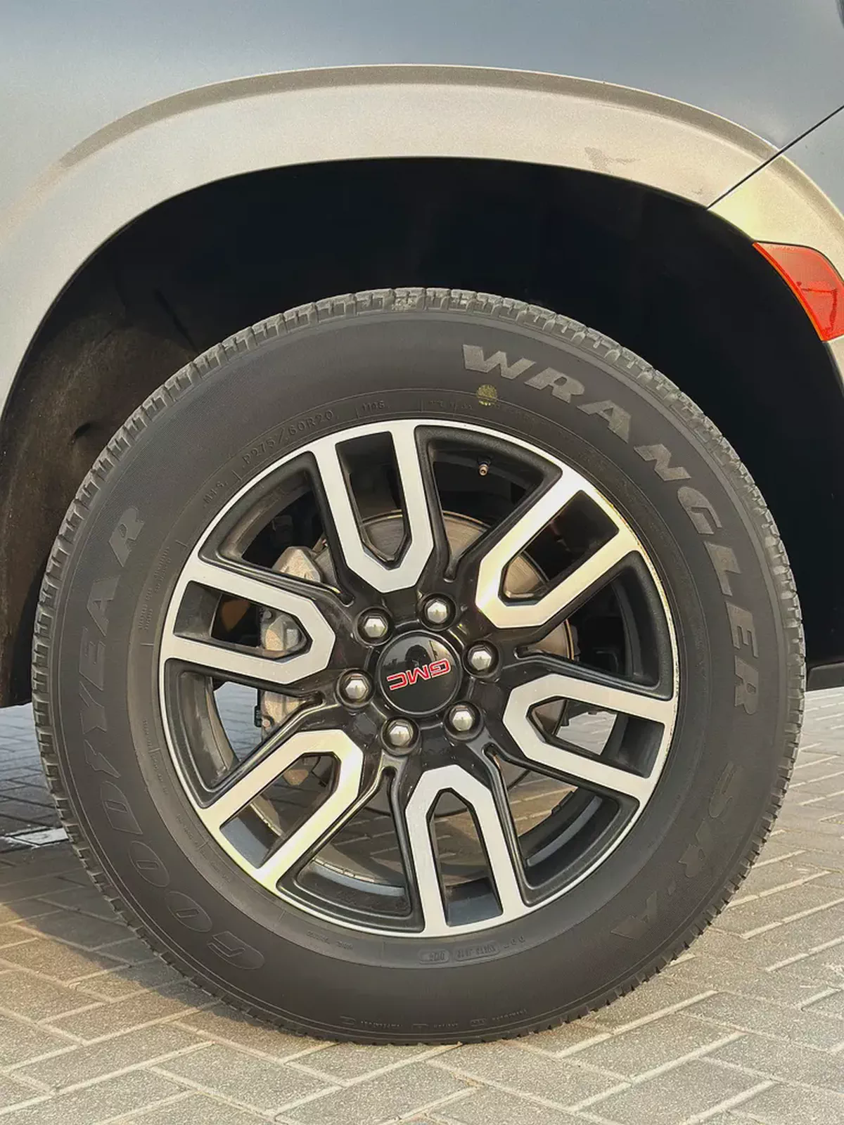 2021 GMC Yukon AT4 | GCC Specs | Original Paint | Excellent Condition-18-18