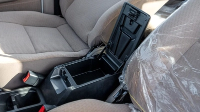 2026 Toyota Land Cruiser LC76 4.0L AT Petrol With Radar-Saudi Specs-19