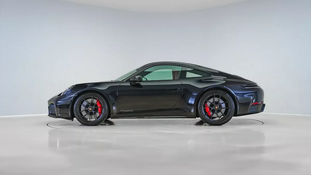 2026 Porsche 911 Carrera 4 GTS  | GCC Specs | Porsche Active Warranty February 2028-9-9