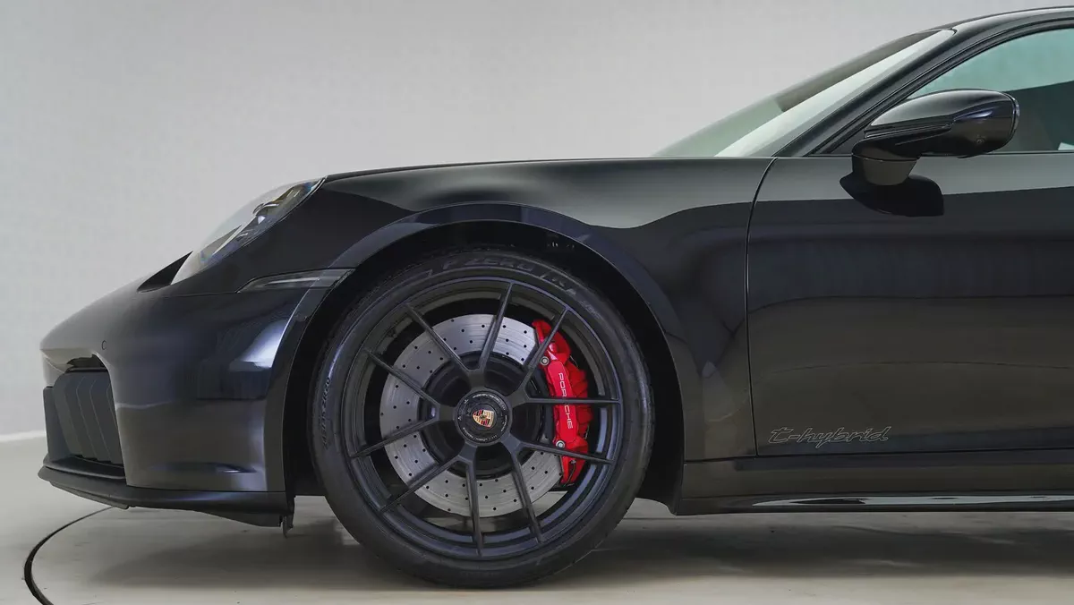 2026 Porsche 911 Carrera 4 GTS  | GCC Specs | Porsche Active Warranty February 2028-10-10
