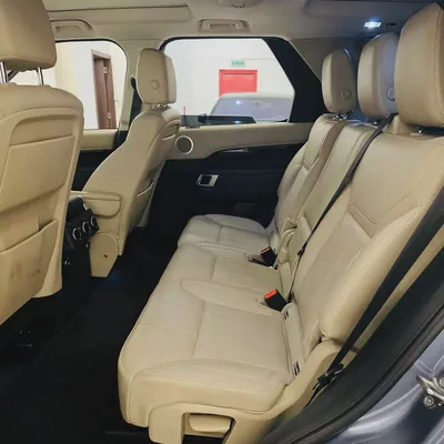 AED 1394 PM | LANDROVER DISCOVERY SE 2019 | 7-SEATER | UNDER WARRANTY AUGUST 2028 | GCC-16