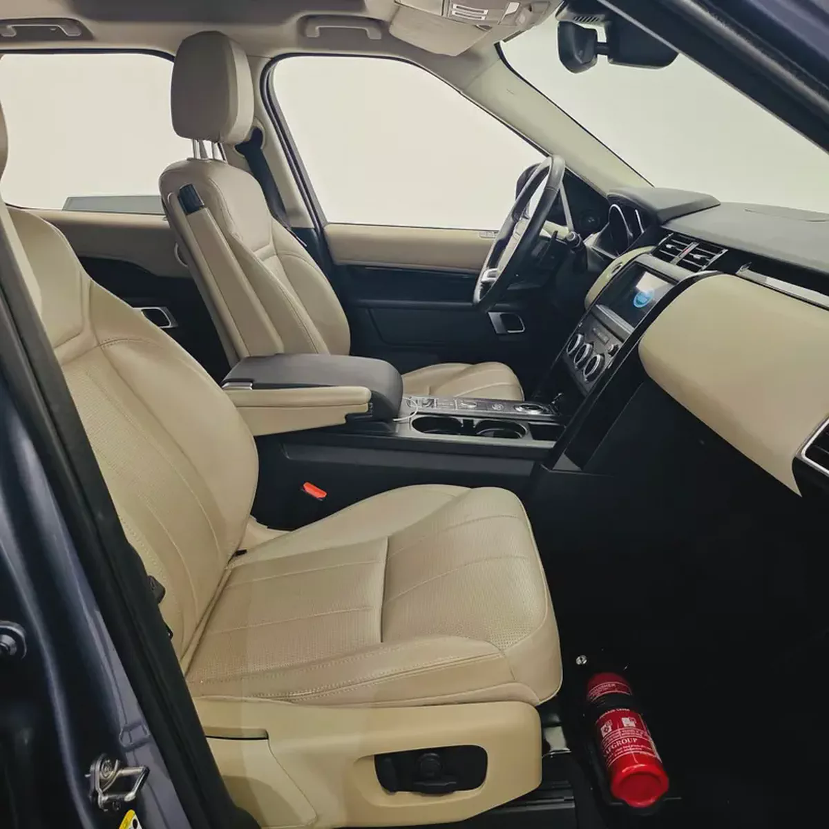 AED 1394 PM | LANDROVER DISCOVERY SE 2019 | 7-SEATER | UNDER WARRANTY AUGUST 2028 | GCC-13-13