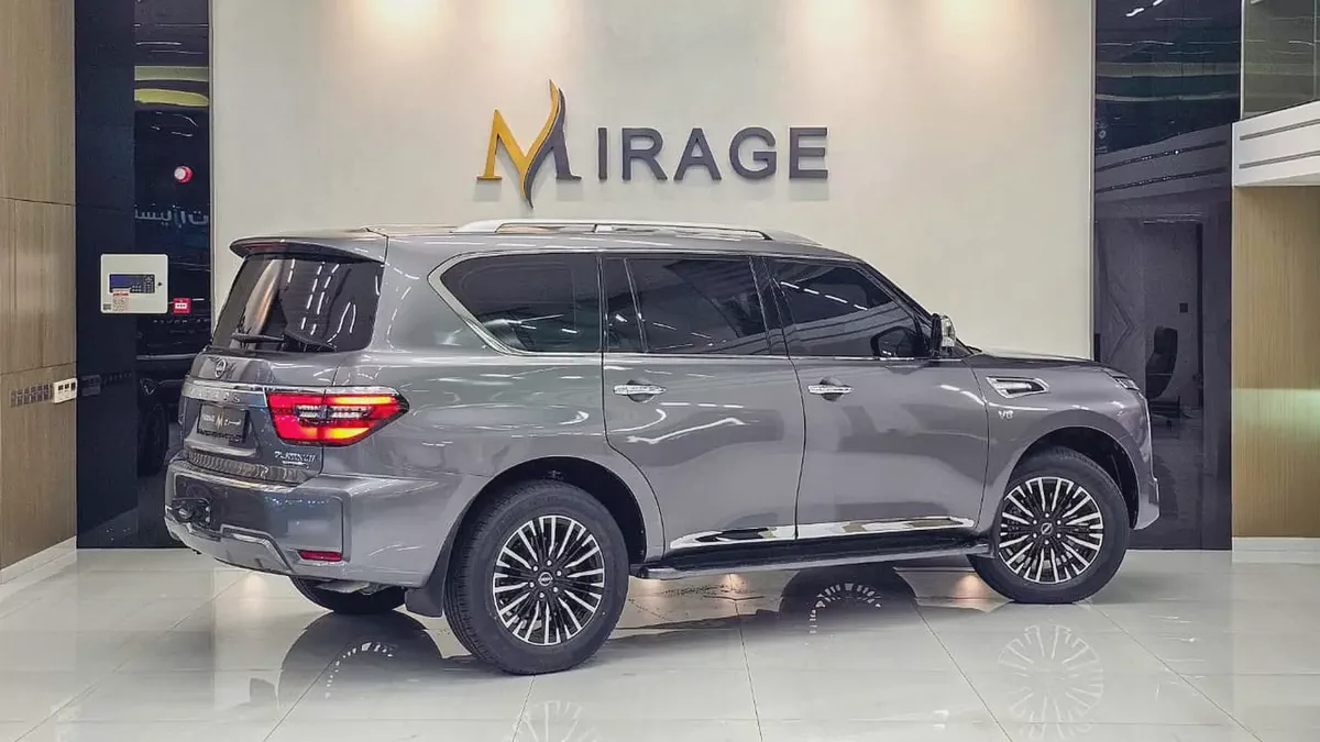 NISSAN - PATROL - LE PLATINUM - V 8 - 2024 MODEL - GCC SPECS - V 8 - 73,000KM - GRAY COLOR-14-14