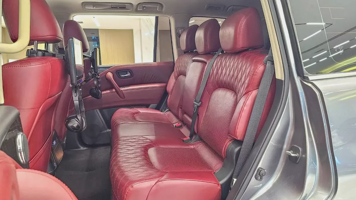 NISSAN - PATROL - LE PLATINUM - V 8 - 2024 MODEL - GCC SPECS - V 8 - 73,000KM - GRAY COLOR-7-7