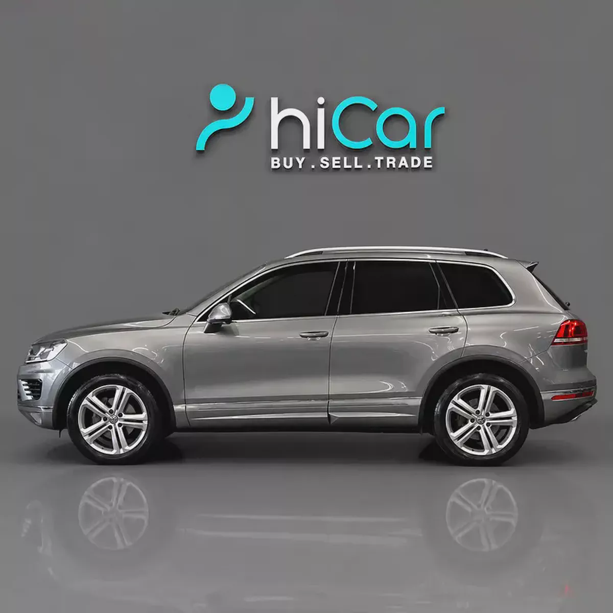 AED 1,282 P.M • 0% Downpayment • Volkswagen Touareg R-Line Kit • 1 Year Warranty-1-1