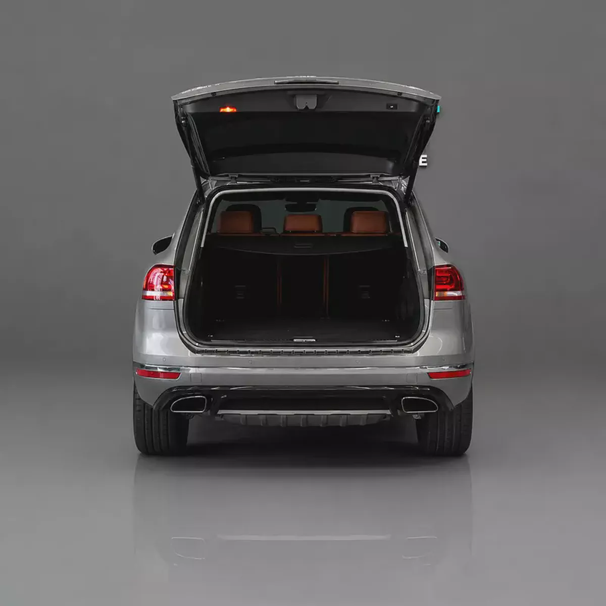 AED 1,282 P.M • 0% Downpayment • Volkswagen Touareg R-Line Kit • 1 Year Warranty-4-4