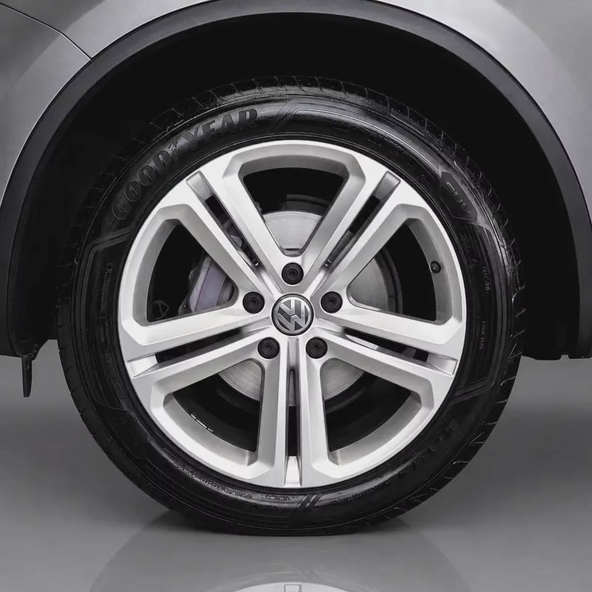AED 1,282 P.M • 0% Downpayment • Volkswagen Touareg R-Line Kit • 1 Year Warranty-5-5