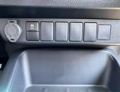Toyota Hilux TOYOTA HILUX NARROW BODY || DOUBLE CABIN | BASIC 5SEATER | DIESEL 2.4L MT 4WD (CODE # HDB5B) GRAY 20-15