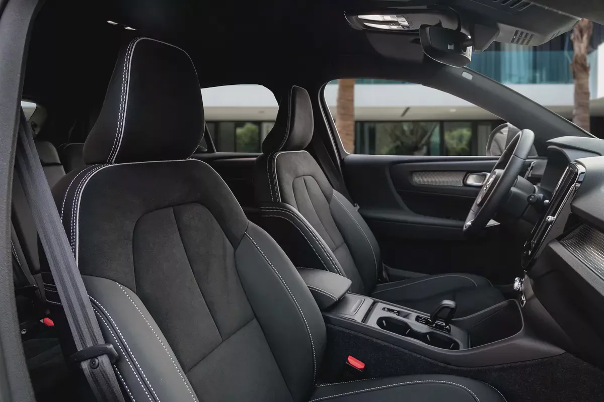2,253 P.M |  XC40 B4 Core | 0% Downpayment | VOLVO WARRANTY!-10-10