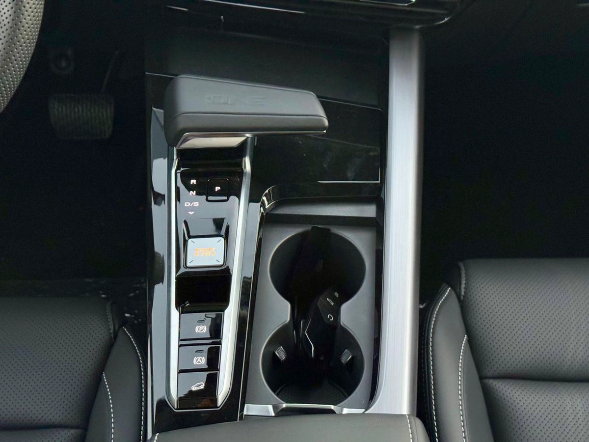 MG One LUX 1.5L Petrol FWD 2024 Export Price @ 55,500 AED-14-0