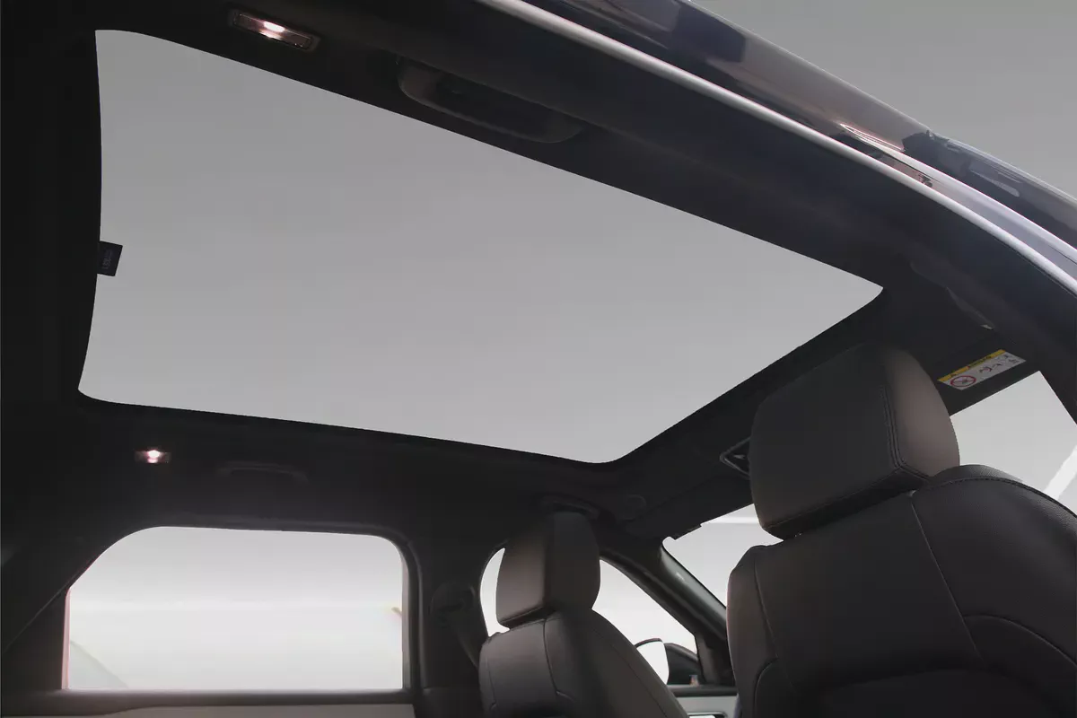 RANGE ROVER VELAR P250 DYNAMIC 2026 - ALTAYER WARRANTY + SERVICE CONTRACT - VERY LOW KILLO METERS-17-17