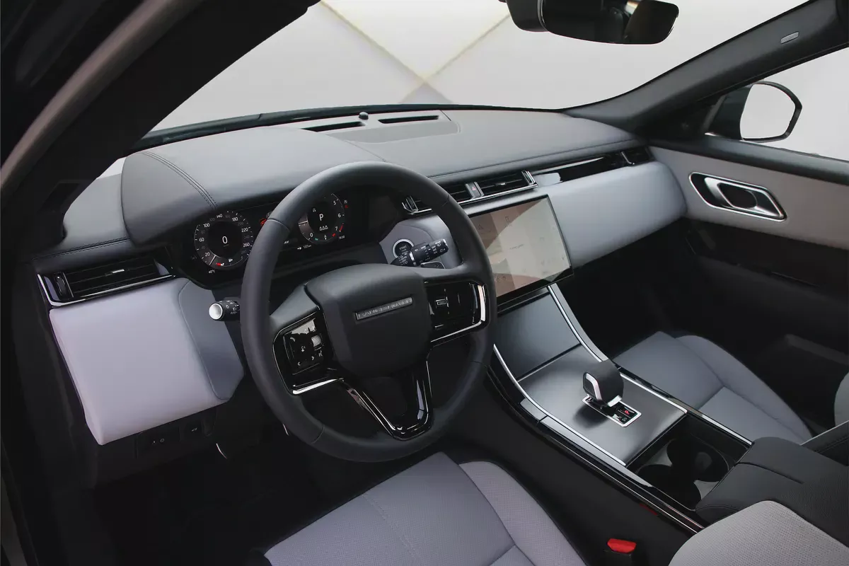 RANGE ROVER VELAR P250 DYNAMIC 2026 - ALTAYER WARRANTY + SERVICE CONTRACT - VERY LOW KILLO METERS-7-7