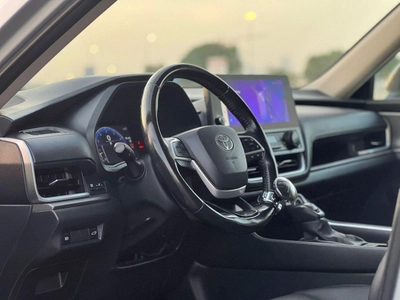 Toyota Grand Highlander -12