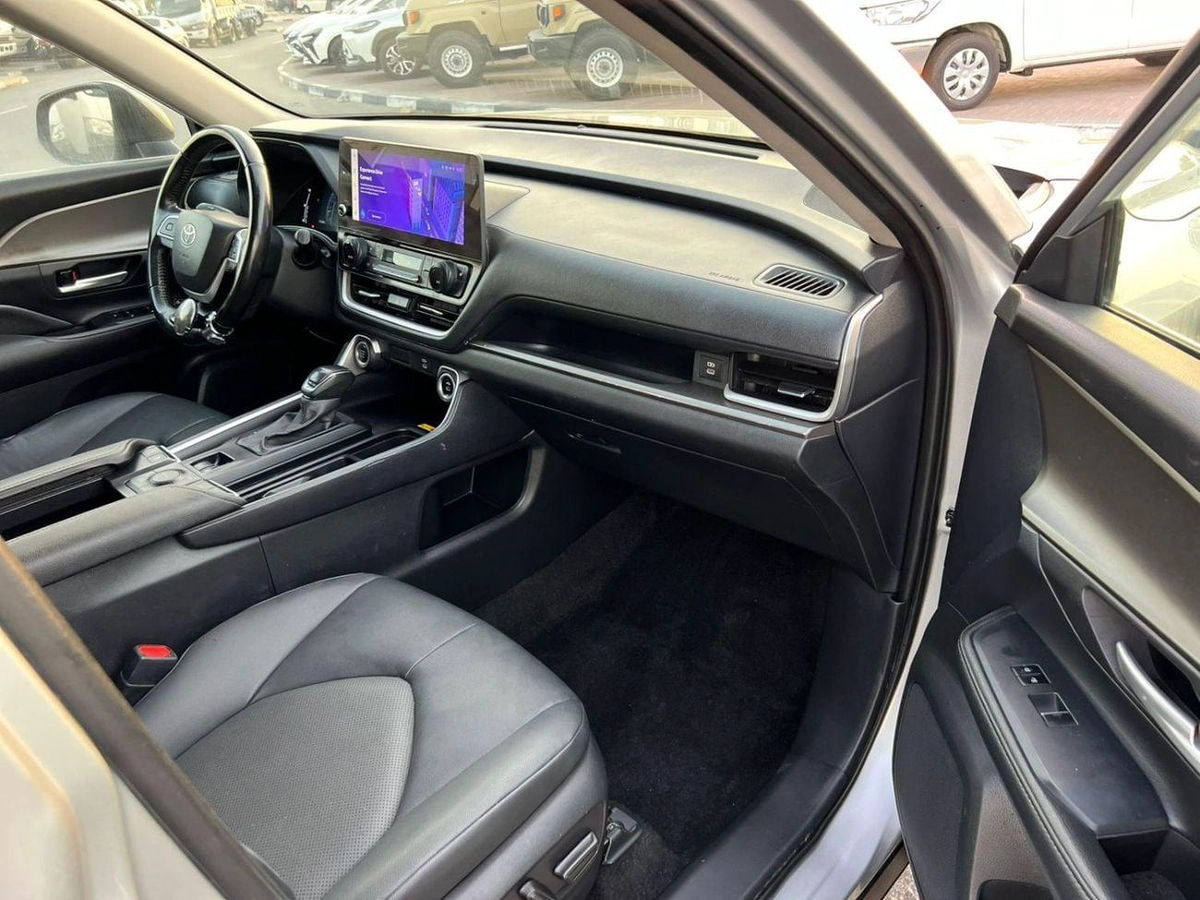 Toyota Grand Highlander -11-0