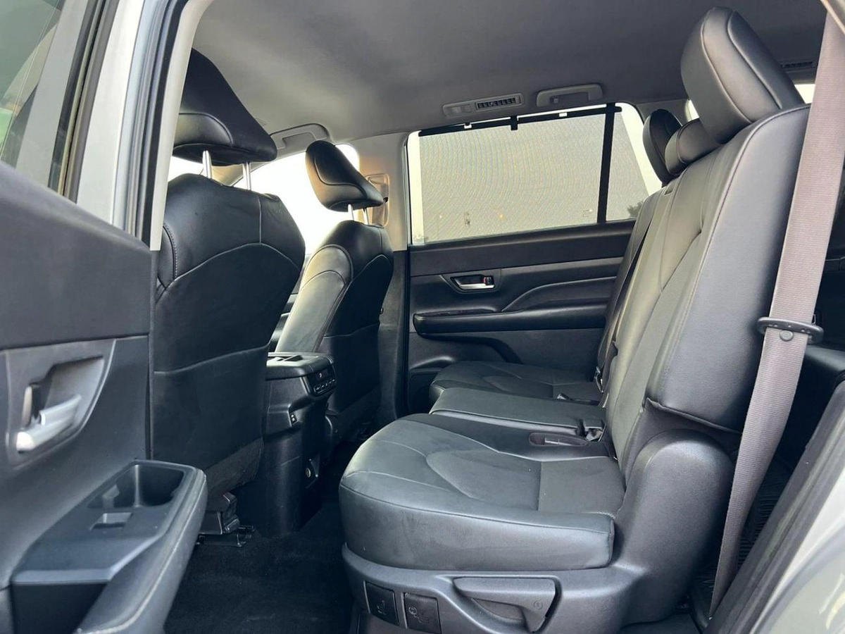 Toyota Grand Highlander -20-0