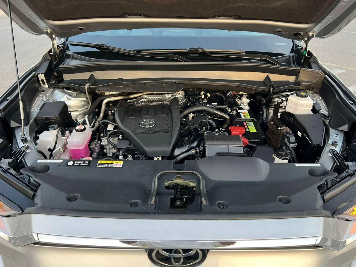 Toyota Grand Highlander -22-0