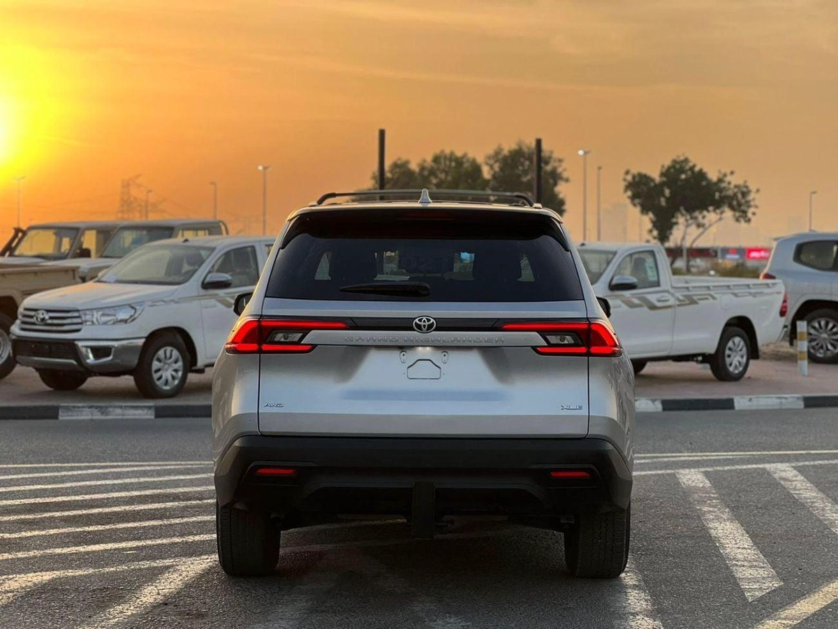 Toyota Grand Highlander -7-0