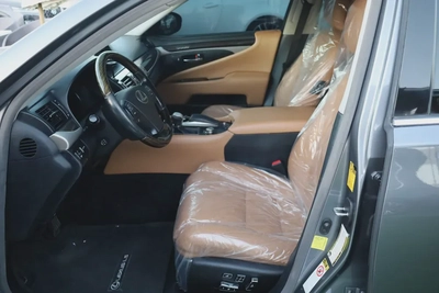 Used Lexus LS 460 4 door 4.6L SWB 2014-5