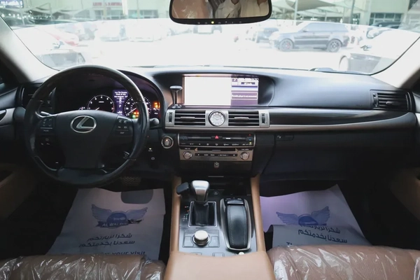 Used Lexus LS 460 4 door 4.6L SWB 2014