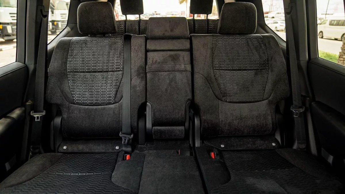 Toyota Land Cruiser GXR LC GXR 3.3D\(LHD) TOYOTA LAND CRUISER LC300 GXR 3.3D AT MY2025 – BLACK-20-0
